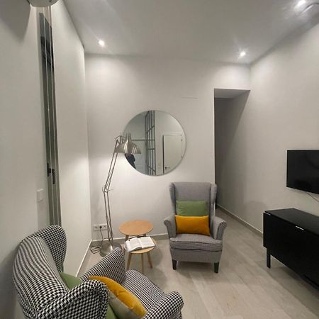 Casa De Huespedes Almirante Madrid Appartement Buitenkant foto