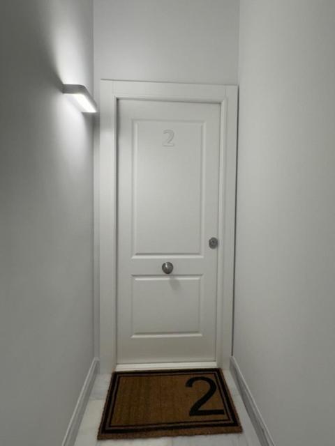 Casa De Huespedes Almirante Madrid Appartement Buitenkant foto