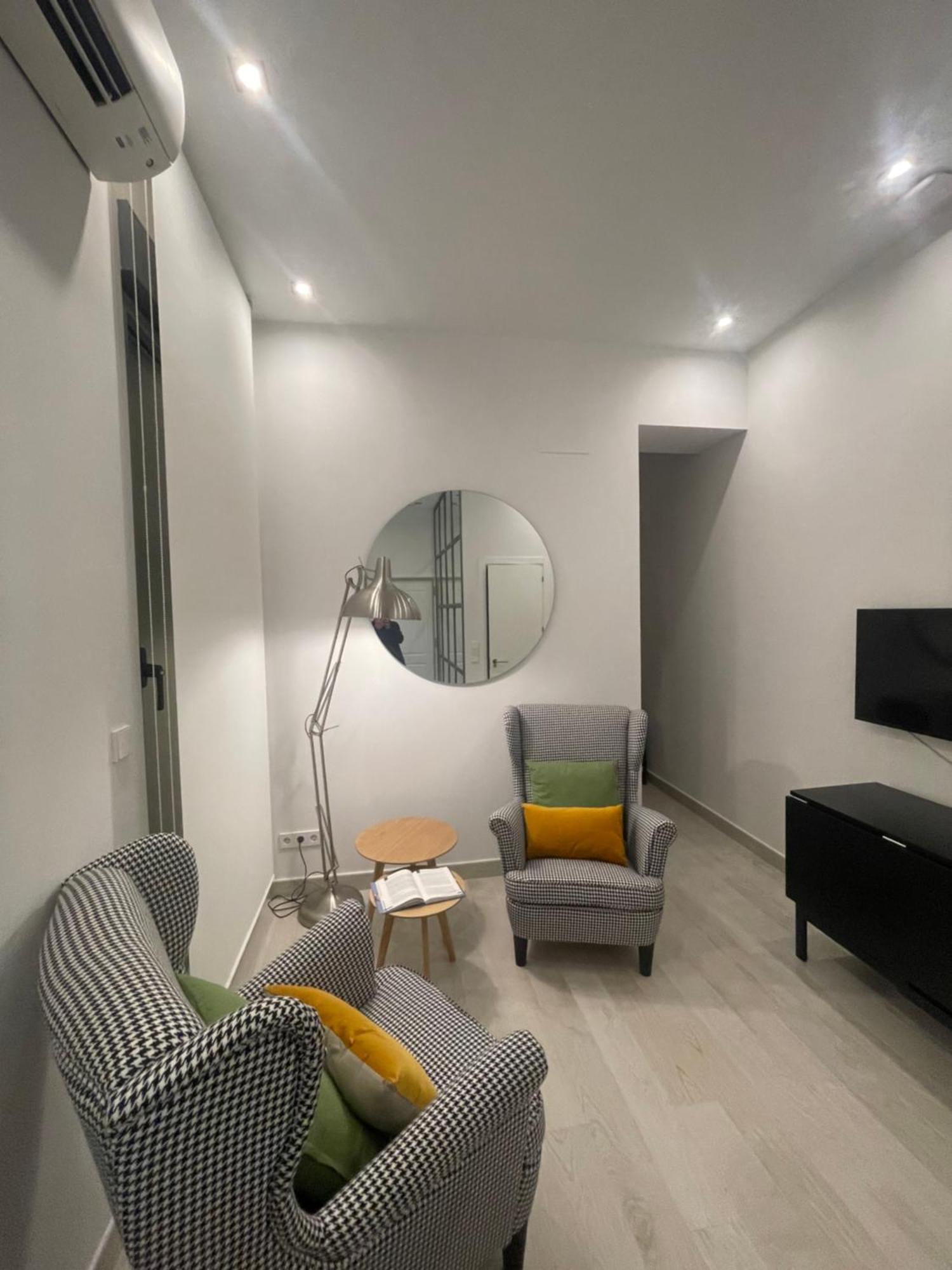 Casa De Huespedes Almirante Madrid Appartement Buitenkant foto
